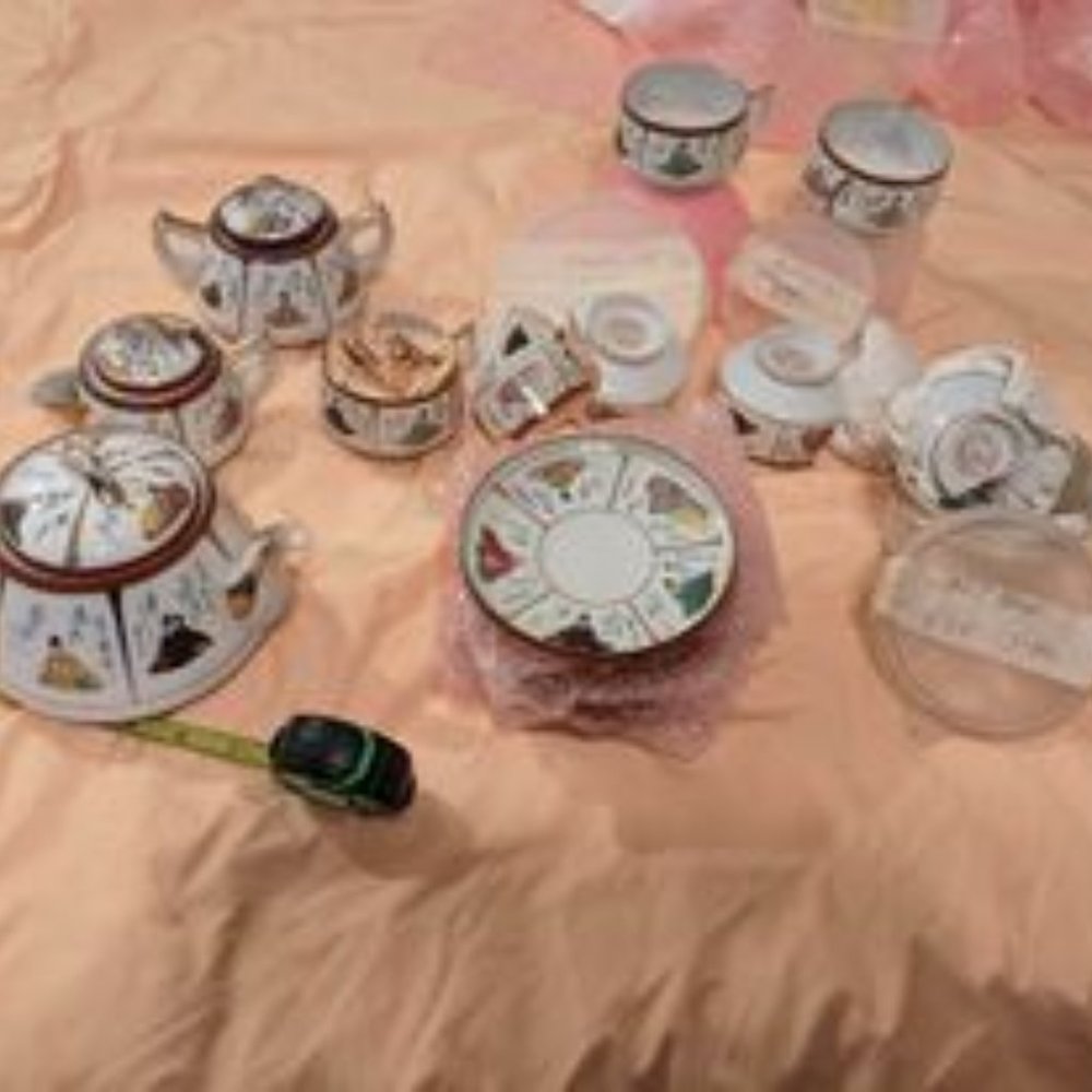 Yamazaki-Kutani-Yaki BoneChina Tea Set for 6 (3 cups broken but can be repaired)